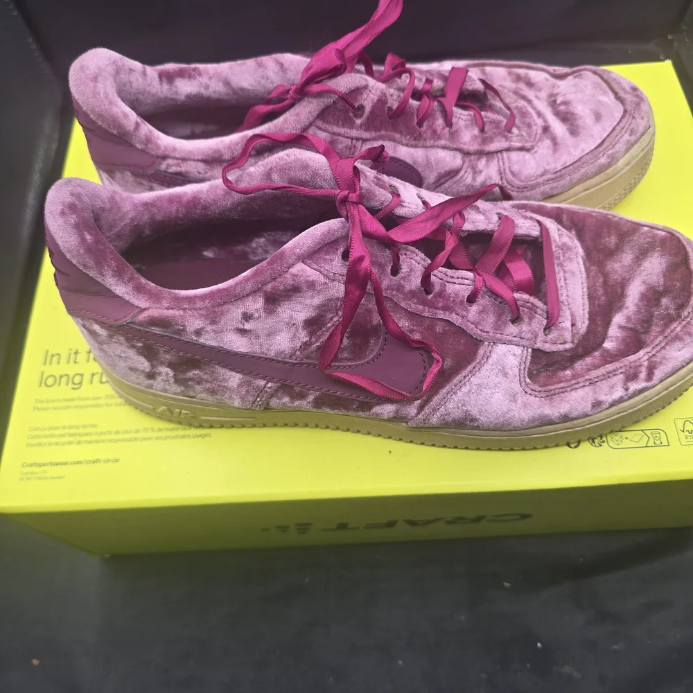 Nike‎ Women's Sneakers in Velvet Pink